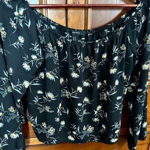 Forever 21 Women's Black Floral Top Size M EUC